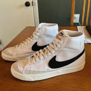 Nike Blazers Men's 10.5 like new